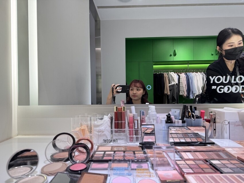 台中拍形象照與證件照，春山相館勤美店讓你自信美麗