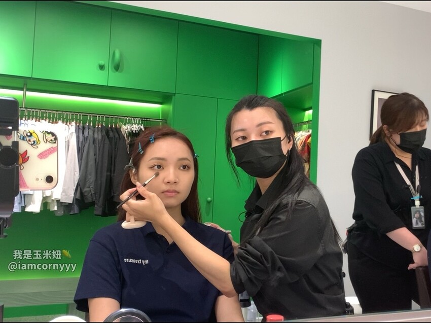 台中拍形象照與證件照，春山相館勤美店讓你自信美麗