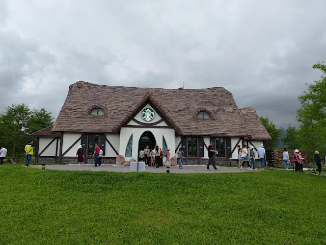 A2 水岸 - 星巴克理想門市 - 童話屋