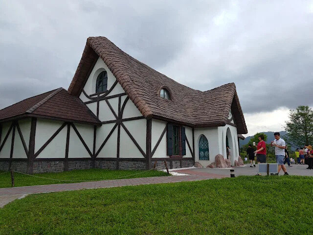 A2 水岸 - 星巴克理想門市 - 童話屋