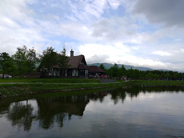 A2 水岸 - 星巴克理想門市 - 童話屋