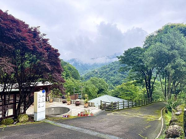 【新月塢溫泉】夜間泡湯體驗、美人湯的秘密、靜謐山林的完美輕旅