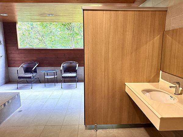 【新月塢溫泉】夜間泡湯體驗、美人湯的秘密、靜謐山林的完美輕旅