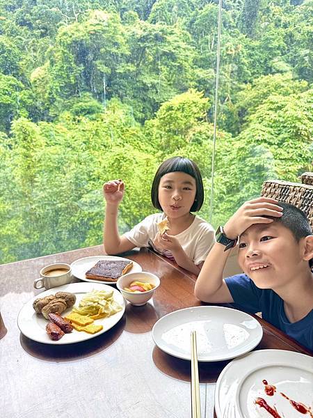 【新月塢溫泉】夜間泡湯體驗、美人湯的秘密、靜謐山林的完美輕旅