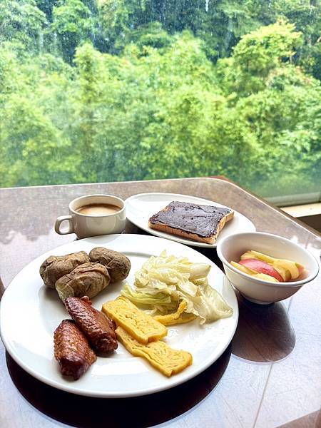 【新月塢溫泉】夜間泡湯體驗、美人湯的秘密、靜謐山林的完美輕旅