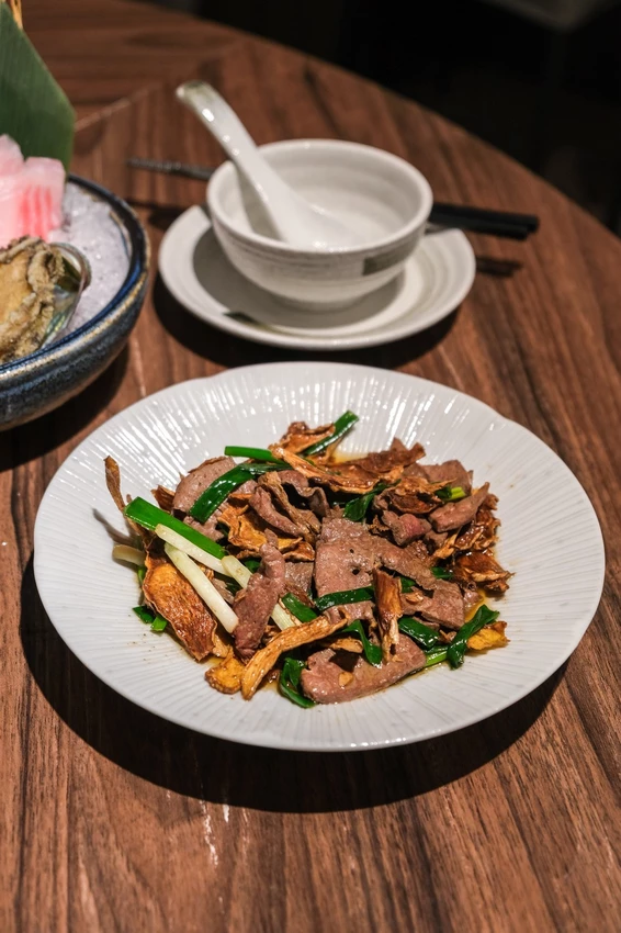 台中市西屯區「牛門薈溫體牛專賣」逢甲必吃溫體牛在這