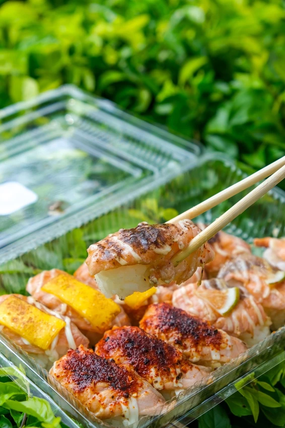 桃園市楊梅區「喵嗚壽司」豐富又平價的壽司外帶店