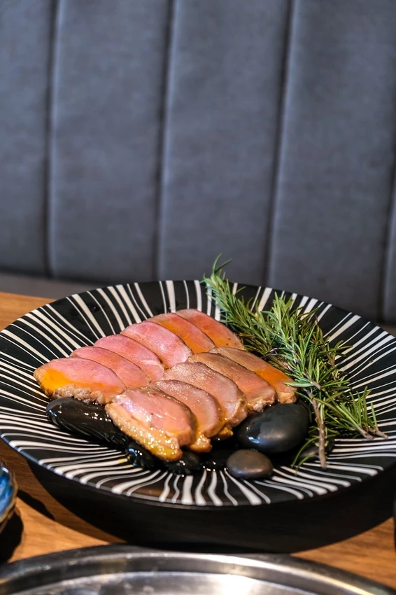 新竹市東區「揪好客」頭圍比「它」多一公分折「1元」