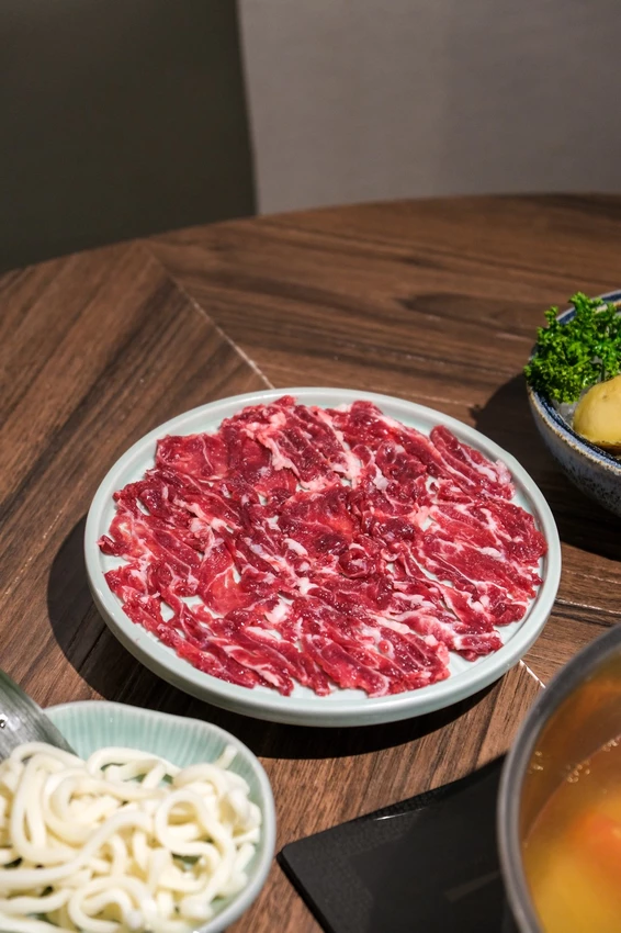 台中市西屯區「牛門薈溫體牛專賣」逢甲必吃溫體牛在這