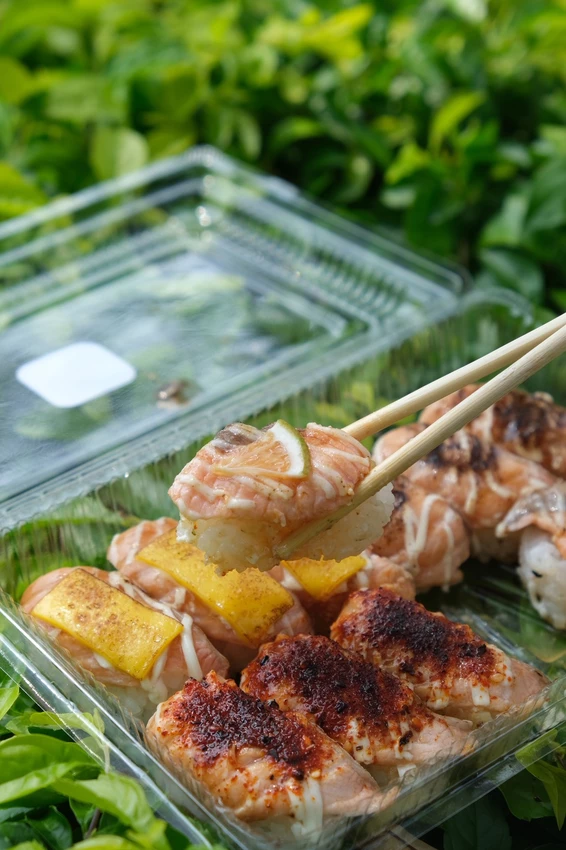 桃園市楊梅區「喵嗚壽司」豐富又平價的壽司外帶店