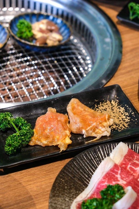 新竹市東區「揪好客」頭圍比「它」多一公分折「1元」