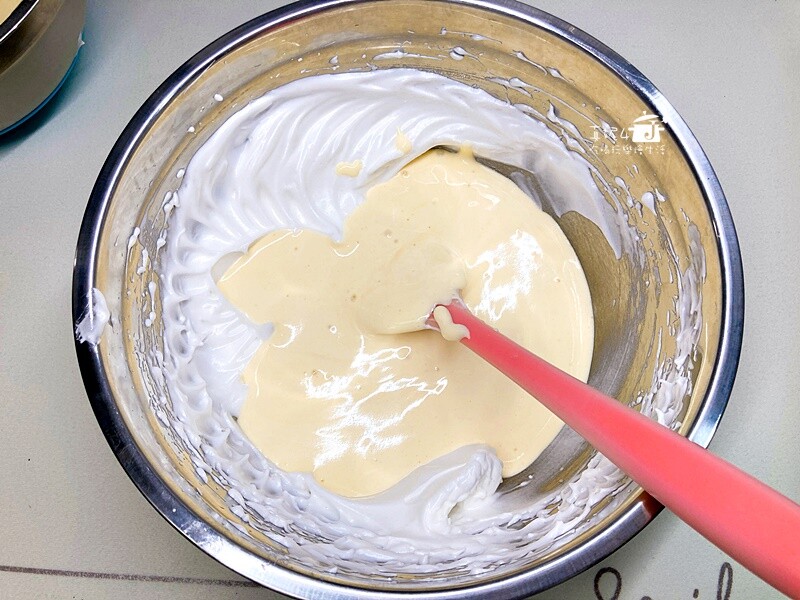 烘焙筆記!海鹽乳酪鮮奶油蛋糕製作全攻略，輕鬆告別奶油霜厚重感