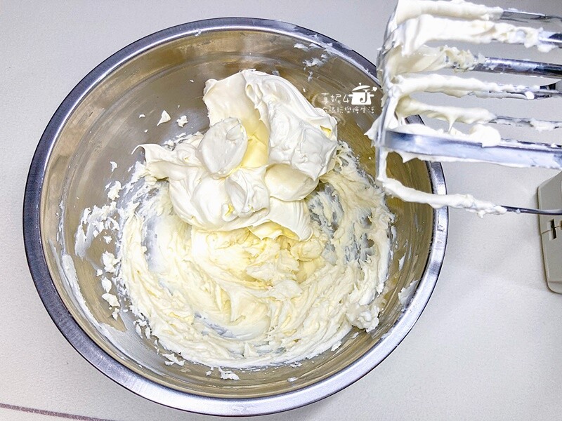 烘焙筆記!海鹽乳酪鮮奶油蛋糕製作全攻略，輕鬆告別奶油霜厚重感