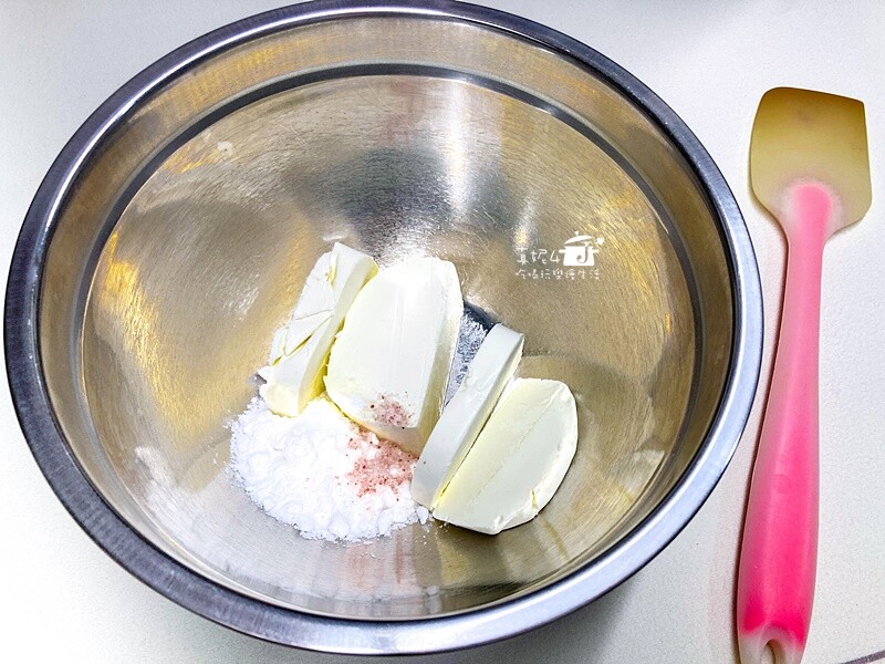 烘焙筆記!海鹽乳酪鮮奶油蛋糕製作全攻略，輕鬆告別奶油霜厚重感