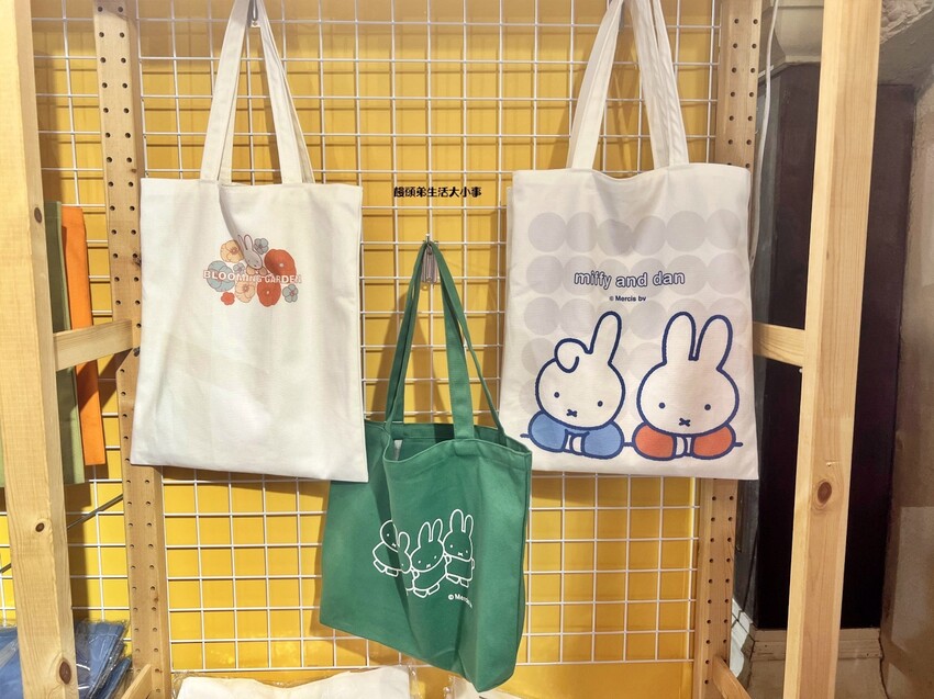 /tmp/phpvhHUrY /tmp/phpvhHUrY