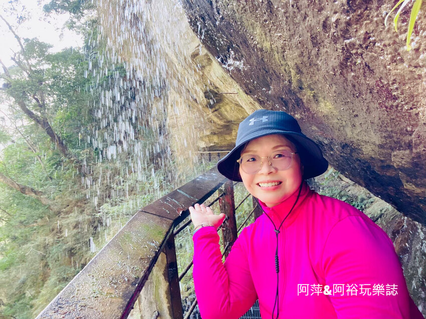 嘉義梅山竹坑溪步道！龍宮瀑布水濂洞秘境，感受大自然磅礴力量。