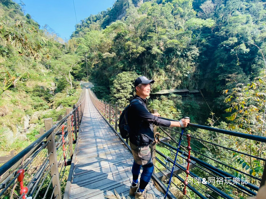 嘉義梅山竹坑溪步道！龍宮瀑布水濂洞秘境，感受大自然磅礴力量。