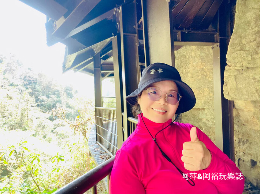 嘉義梅山竹坑溪步道！龍宮瀑布水濂洞秘境，感受大自然磅礴力量。