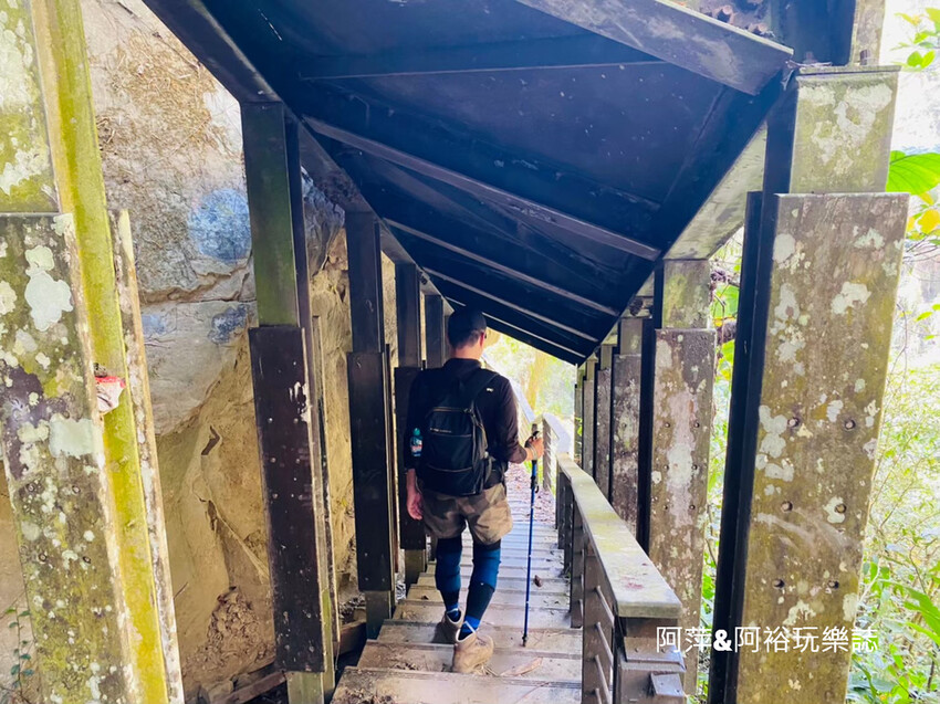 嘉義梅山竹坑溪步道！龍宮瀑布水濂洞秘境，感受大自然磅礴力量。