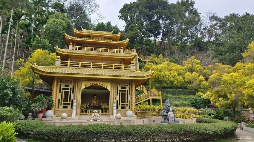 梅山巧雲小棧龍王金殿,體驗金光閃閃仙氣十足的嘉義景點
