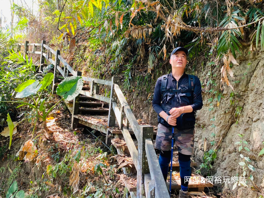 嘉義梅山竹坑溪步道！龍宮瀑布水濂洞秘境，感受大自然磅礴力量。