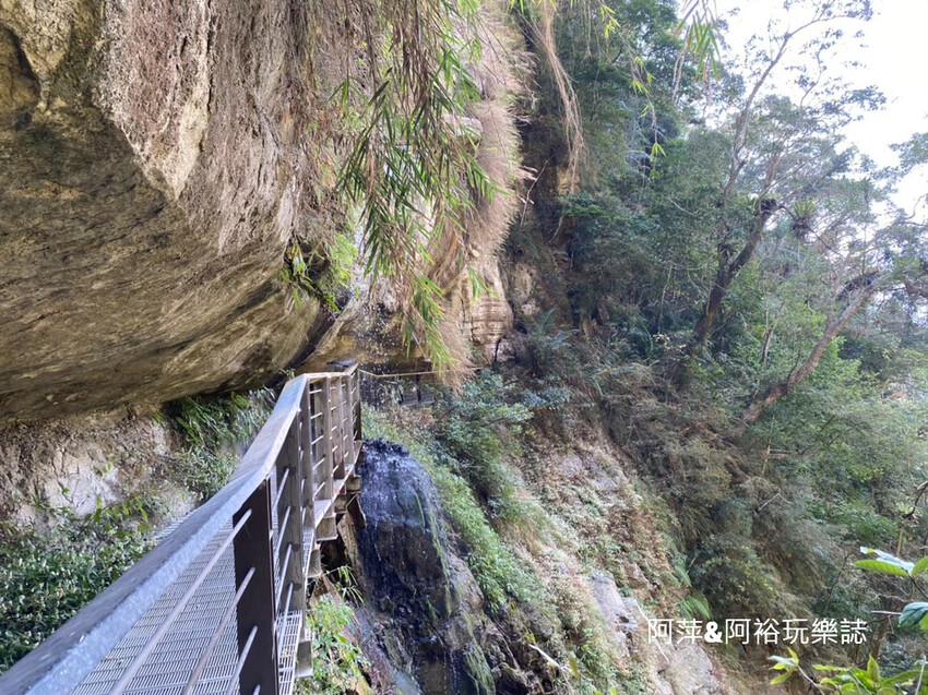 嘉義梅山竹坑溪步道！龍宮瀑布水濂洞秘境，感受大自然磅礴力量。