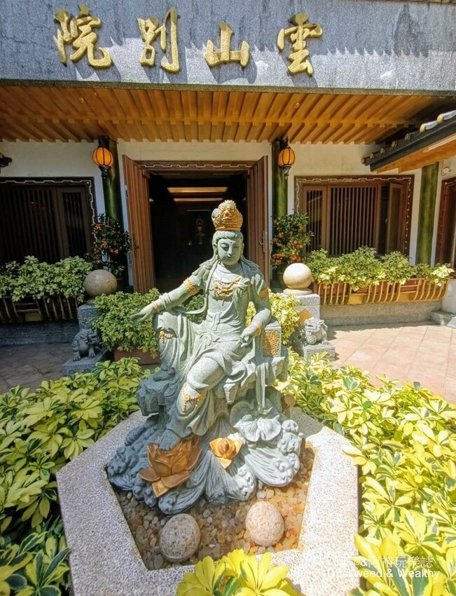 梅山巧雲小棧龍王金殿,體驗金光閃閃仙氣十足的嘉義景點