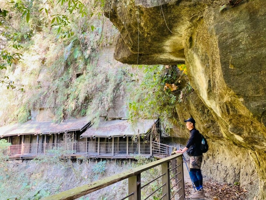 嘉義梅山竹坑溪步道！龍宮瀑布水濂洞秘境，感受大自然磅礴力量。
