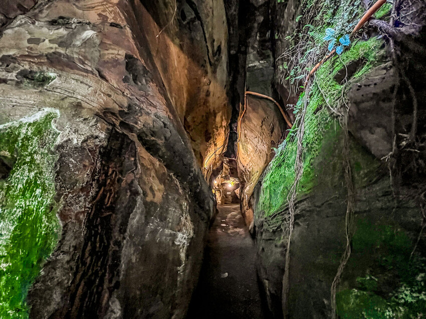 基隆仙洞巖佛手洞，台版地下城奇觀，必訪基隆景點推薦