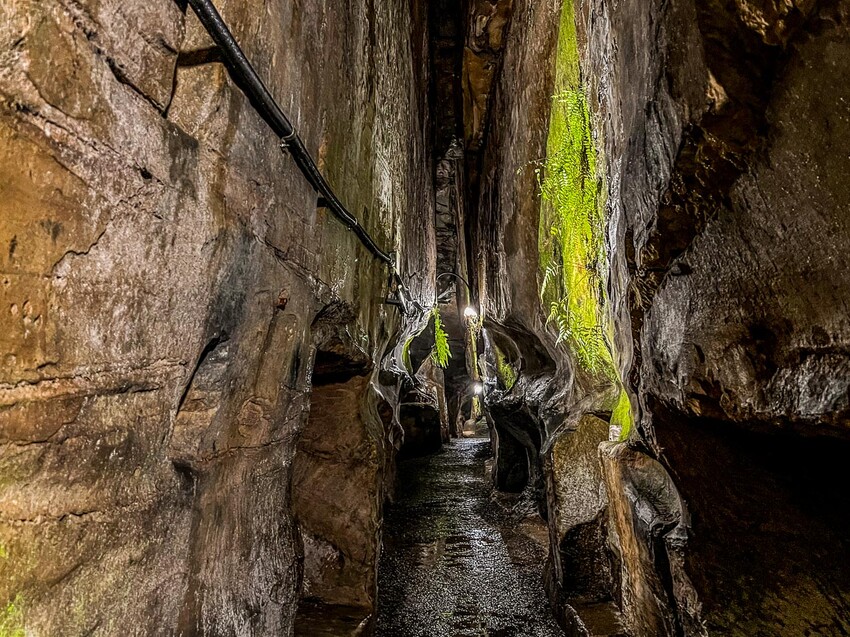 基隆仙洞巖佛手洞，台版地下城奇觀，必訪基隆景點推薦