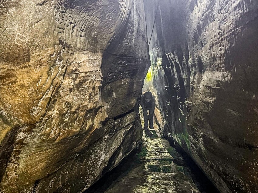 基隆仙洞巖佛手洞，台版地下城奇觀，必訪基隆景點推薦