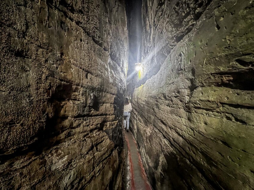 基隆仙洞巖佛手洞，台版地下城奇觀，必訪基隆景點推薦