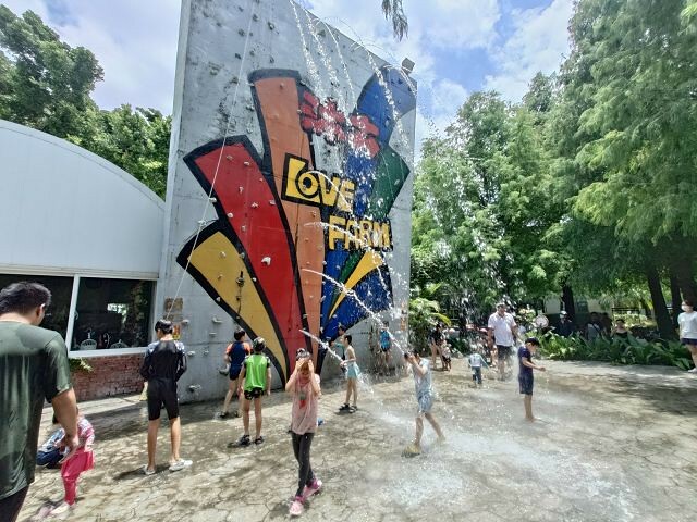 彰化親子景點首選！ 暑假必衝沐卉親子農場，沁涼水滑梯、彩虹瀑布全家都玩翻