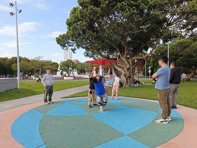 地球旅行遊戲場！台北親子景點首選，多元遊具邊玩邊看飛機，滿足各年齡層需求