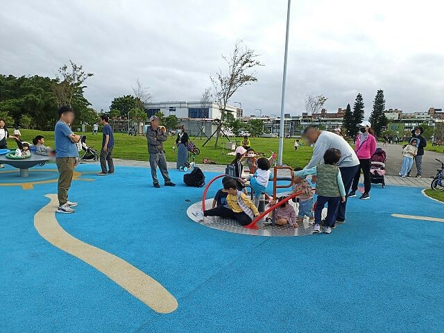地球旅行遊戲場！台北親子景點首選，多元遊具邊玩邊看飛機，滿足各年齡層需求