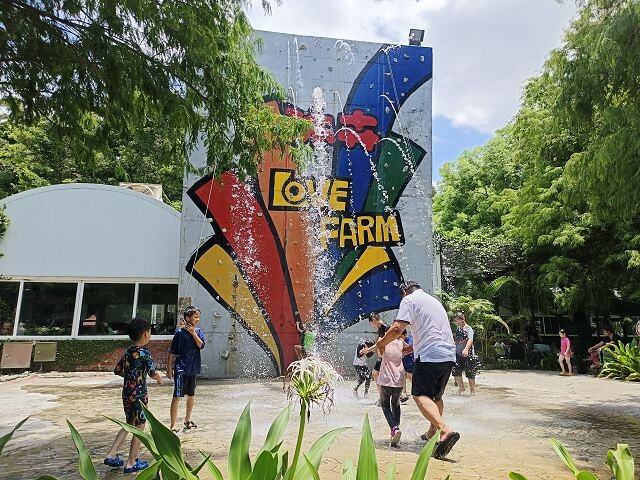 彰化親子景點首選！ 暑假必衝沐卉親子農場，沁涼水滑梯、彩虹瀑布全家都玩翻