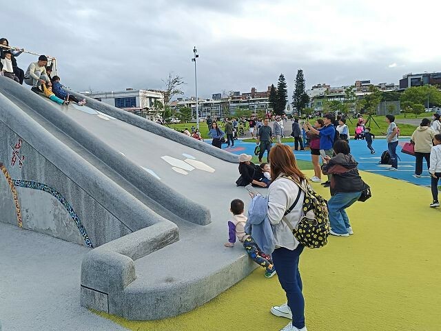 地球旅行遊戲場！台北親子景點首選，多元遊具邊玩邊看飛機，滿足各年齡層需求