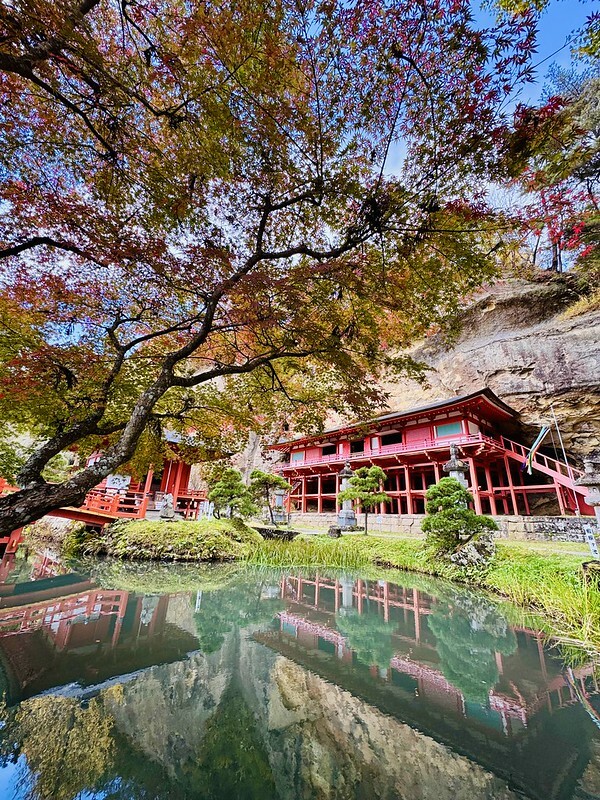 日本岩手縣千年古剎佛像！平泉世界遺產旁秘境，日本最北16.5公尺高磨崖佛。