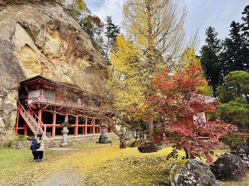 日本岩手縣千年古剎佛像！平泉世界遺產旁秘境，日本最北16.5公尺高磨崖佛。