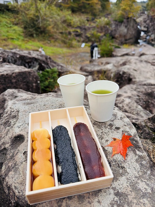 日本岩手飛天糰子！百年郭公飛天糰子超特別，裝籃子飛越溪谷運給你。