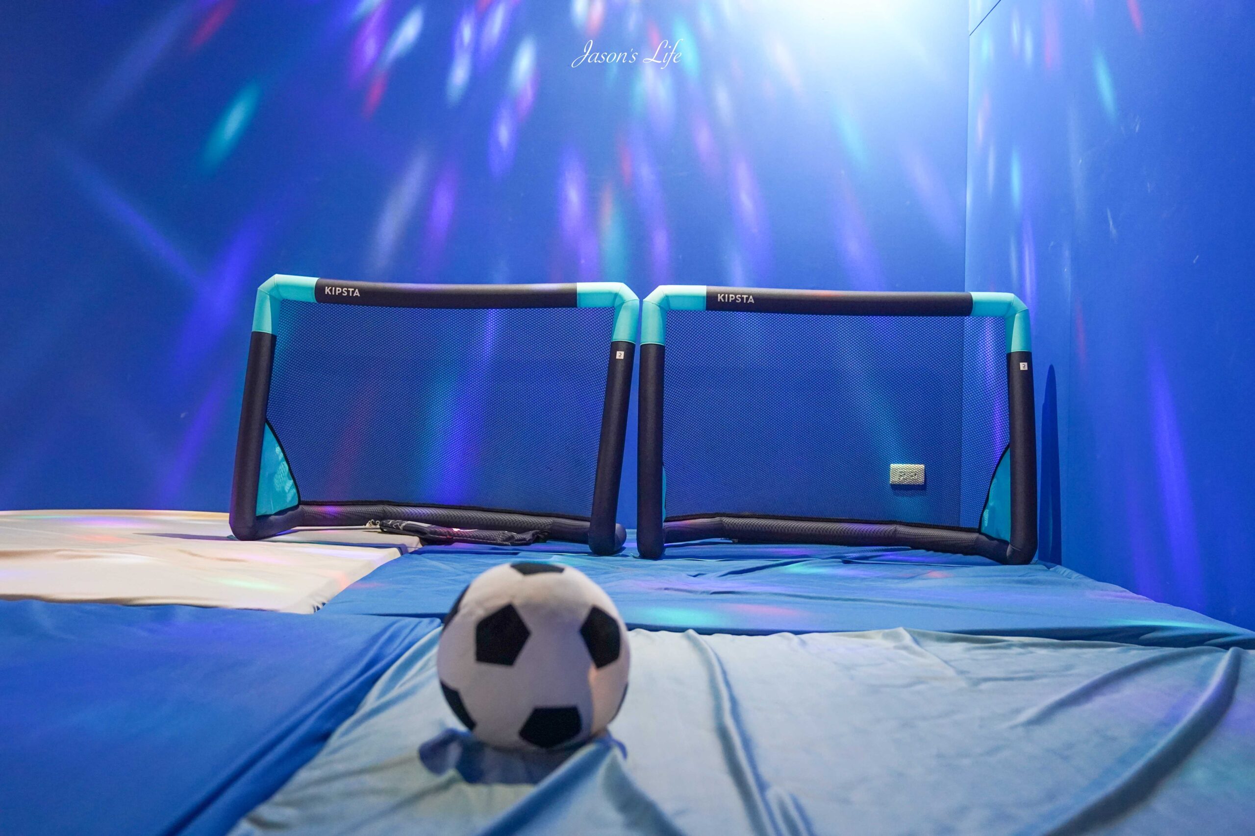 宜蘭最新室內景點！免睡殿暢玩5大遊戲，情侶約會雨天首選。