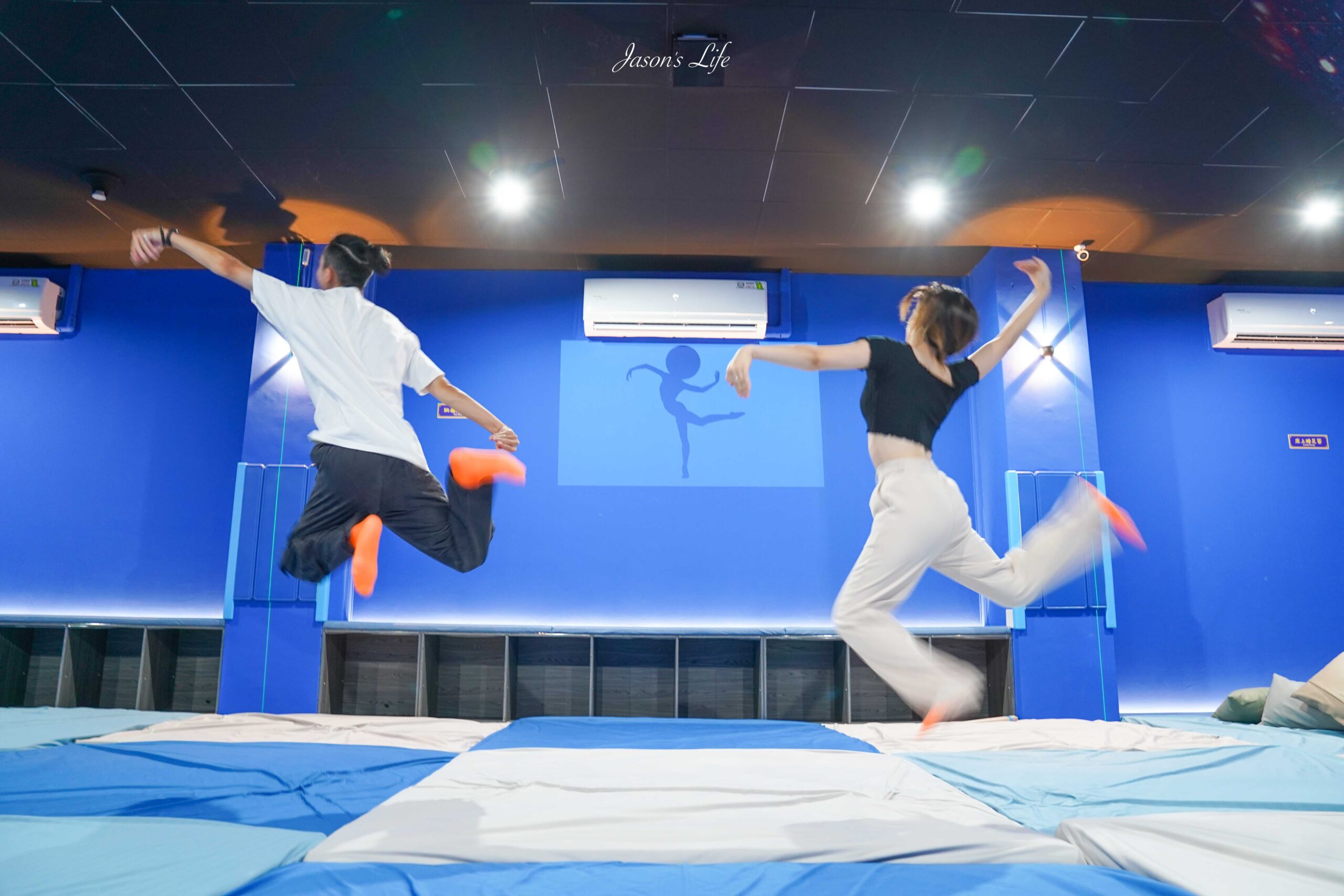 宜蘭最新室內景點！免睡殿暢玩5大遊戲，情侶約會雨天首選。