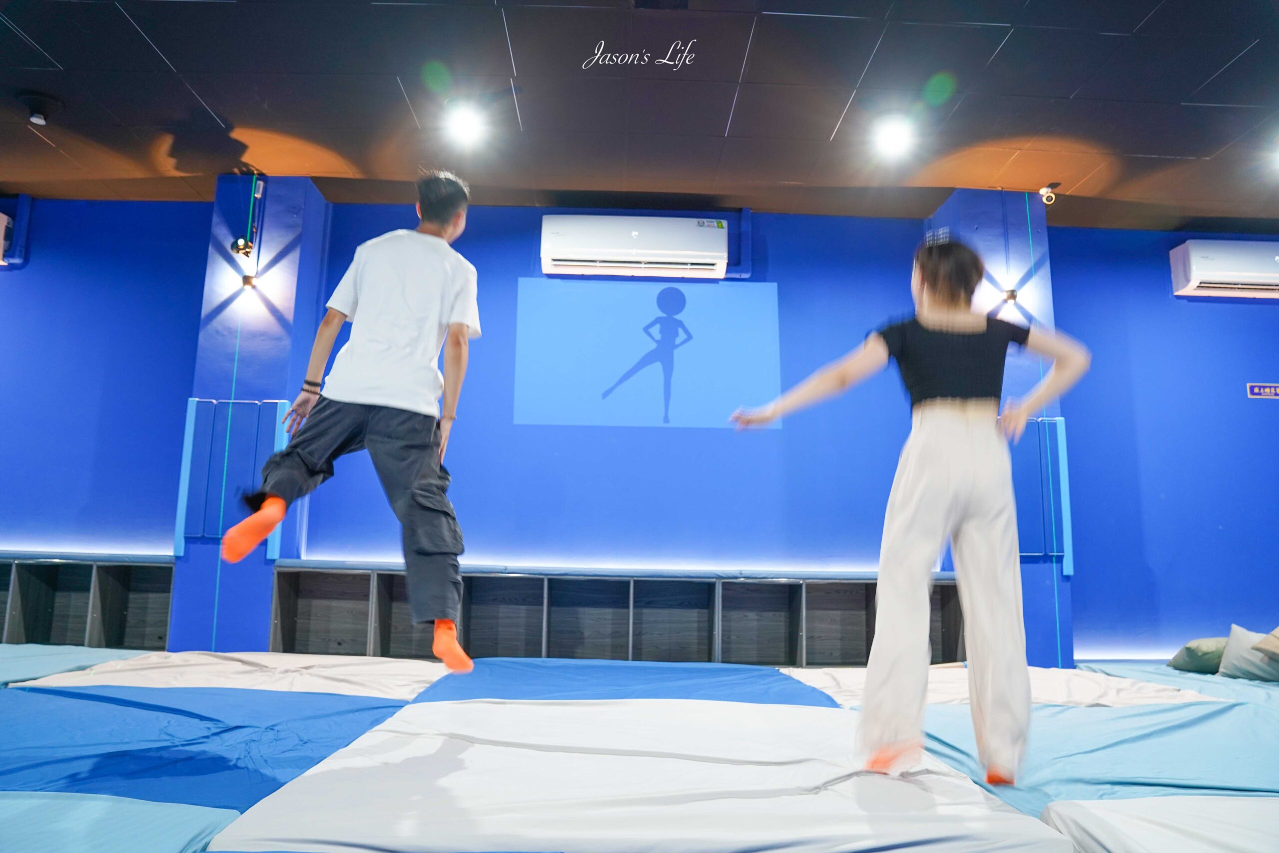 宜蘭最新室內景點！免睡殿暢玩5大遊戲，情侶約會雨天首選。