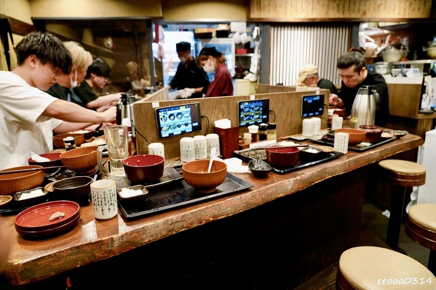東京新宿美食｜しんぱち食堂 西武新宿店，超人氣炭火焼干物定食