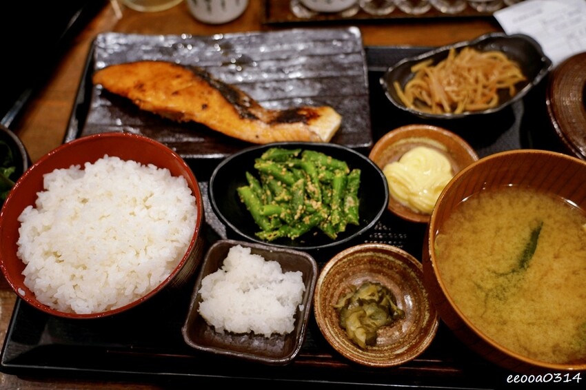 東京新宿美食｜しんぱち食堂 西武新宿店，超人氣炭火焼干物定食