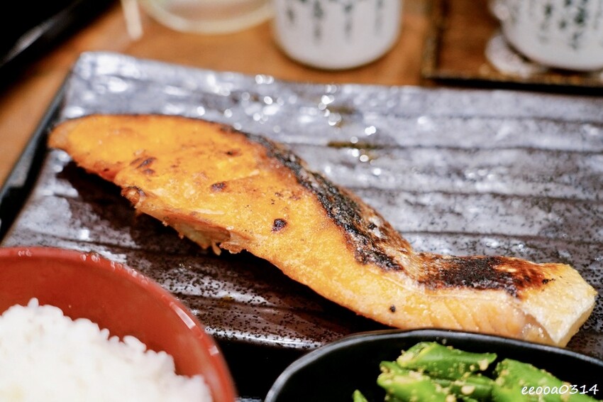 東京新宿美食｜しんぱち食堂 西武新宿店，超人氣炭火焼干物定食