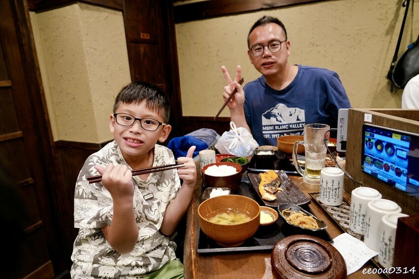 東京新宿美食｜しんぱち食堂 西武新宿店，超人氣炭火焼干物定食