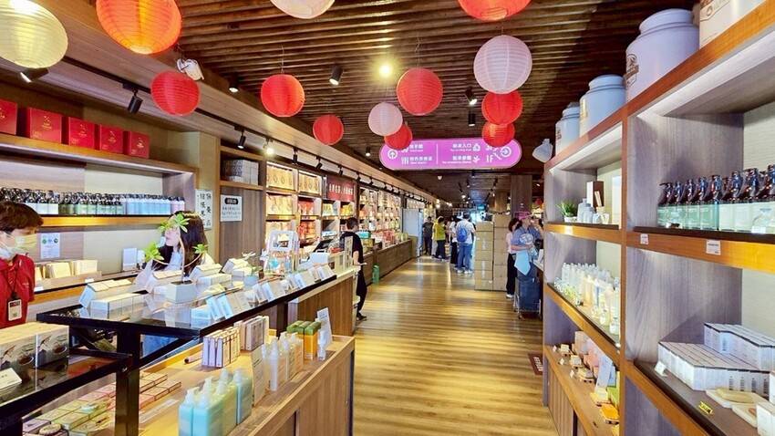 日月潭必訪Hohocha喝喝茶，奉茶奉蛋、買伴手禮的好所在！！