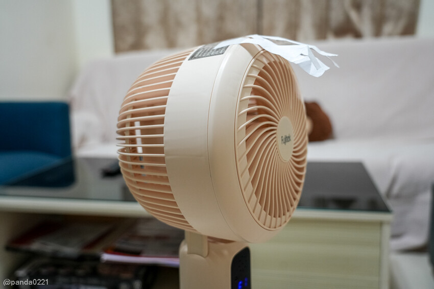 電風扇開箱｜Fujitek富士電通語音遙控循環扇．360度擺頭設計，夏日省電涼感推薦！