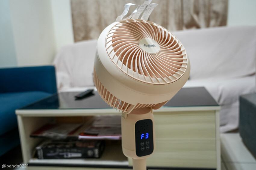 電風扇開箱｜Fujitek富士電通語音遙控循環扇．360度擺頭設計，夏日省電涼感推薦！